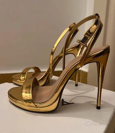 Sandali con tacco dorati