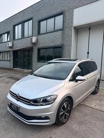 Volkswagen Touran 2.0 TDI 150 CV full Optional