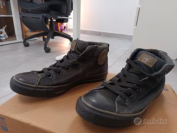 converse nere
