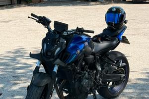 splendida yamaha mt07 del 2024