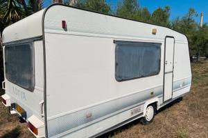 Roulotte Adria 5 posti - € 2.000 - veranda inclusa
