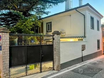 Monolocale completamente ristrutturato con cortile