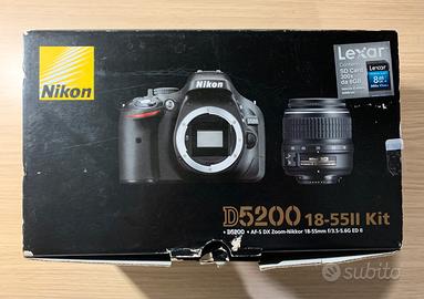 Kit Camera Nikon D5200 + Obiettivo