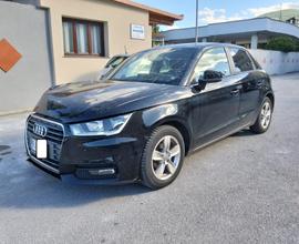 Audi A1 1.4 TDI Admired 2017 SINISTRATA