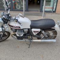Moto Guzzi V7 - 2010