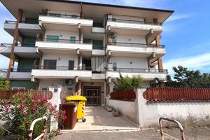 2 LOCALI A POMEZIA