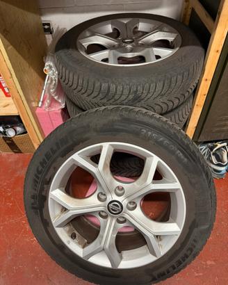 Ruote complete Nissan Juke con gomme invernali