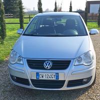 VOLKSWAGEN Polo 1.2 Confortline 12//2005