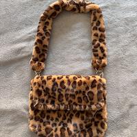 Borsa pelosa maculata Subdued