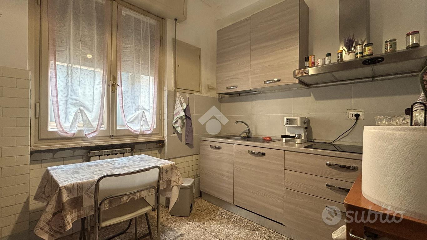 6 LOCALI A AREZZO - Altro