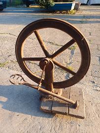 ruota in ferro industriale