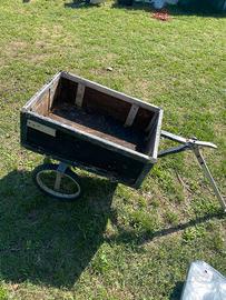 Carretto agricolo in ferro e legno