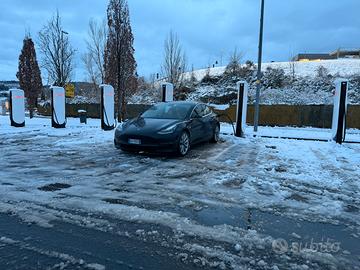 Tesla model 3 AWD Long Range Dual Motor