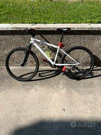 Bici mountain bike bianca