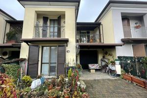 VILLA A SCHIERA A SAN GIORGIO BIGARELLO