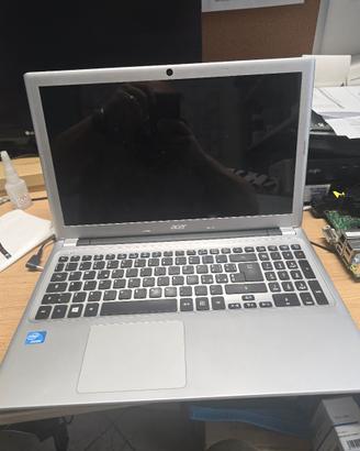 Notebook guasto da riparare ricambi Acer V5-531