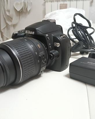 Nikon D60 con obiettivo 18-55 VR stabilizzato 