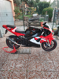 Yamaha YZF R1 anno 2001