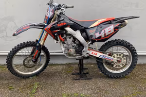 Honda CRF 250 targato cross