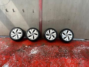 Cerchi e gomme Volkswagen originali r17