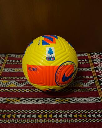 Pallone nike flight giallo serie a