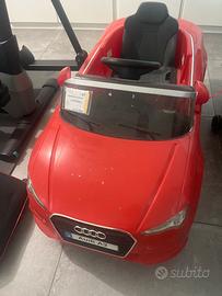 Macchina cavalcabile Audi bambino/a