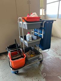 Carrello pulizie