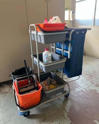 Carrello pulizie