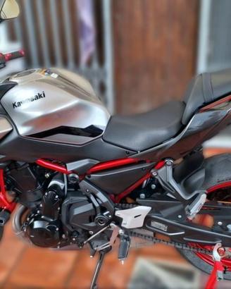 Kawasaki z650 my2023 + accessori