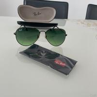 occhiali da sole Rayban verdi