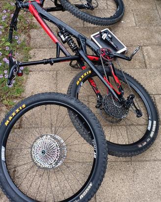 YT Capra 27.5 - 2 ruote - 2 ammo - upgrade 23-26