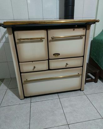 Stufa a legna putagè Lincar 