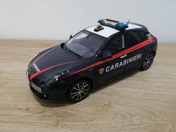 Alfa romeo giulietta carabinieri 1:18
