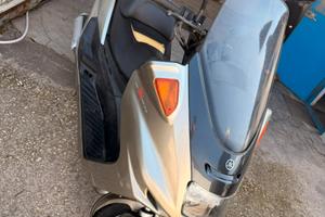 Yamaha majestic 250 omologato con 2 posti comodi