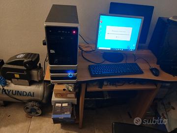 PC fisso intel core 2+ LCD da 17 pollici 