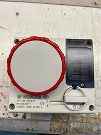 Presa Interbloccata IP 67 SCAME 3P+T 16 A