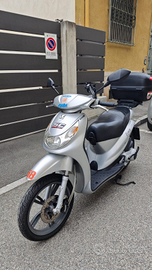 Scooter Peugeot looxor cilindrata 150cc