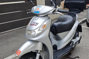 Scooter Peugeot looxor cilindrata 150cc