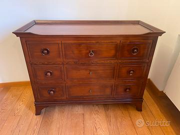 Pregiato comò cassettone in mogano, stile inglese