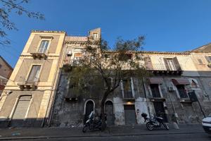Indipendente 160 mq su due piani con due terrazzi
