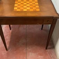 Tavolino da gioco
