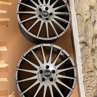 4 Cerchi OZ Superturismo GT da 19 pollici.