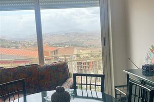 Luminoso appartamento a Favara con vista mare