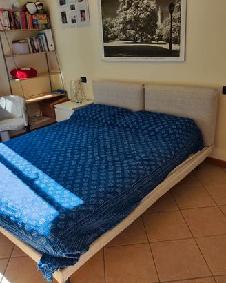 Letto Matrimoniale con testiera imbottita