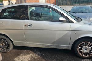 lancia ypsilon 2008