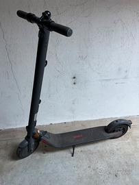 Monopattino elettrico Ninebot