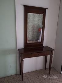 ingresso in legno vecchio  