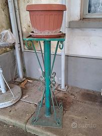 Portavaso artigianale in ferro