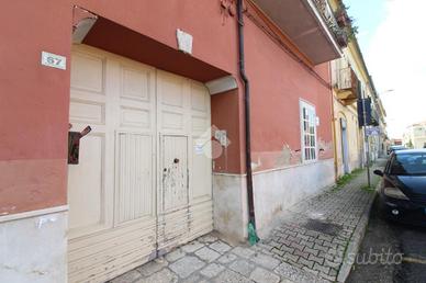 2 LOCALI A CASAGIOVE