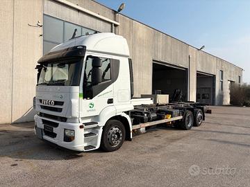 Iveco Stralis 450 cabina letto casse mobili